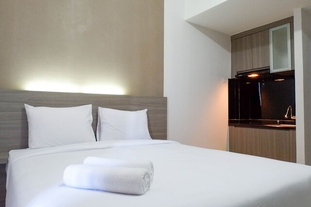 スタイリッシュ リビング スタジオ  アパートメント  アット タマン メラティ スラバヤ