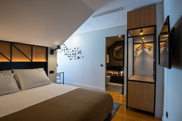 フェラリア XVィ FLH ホテルズ