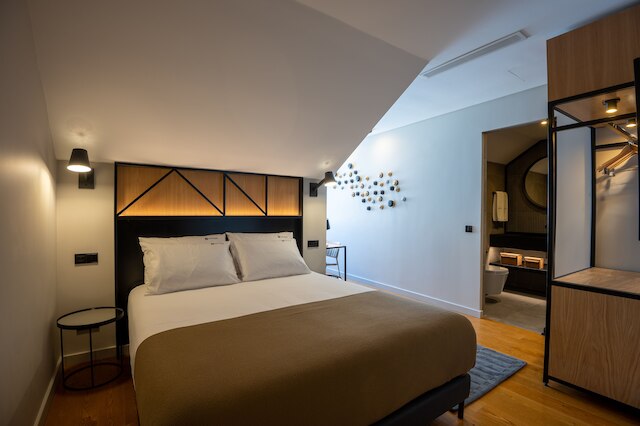 フェラリア XVィ FLH ホテルズ