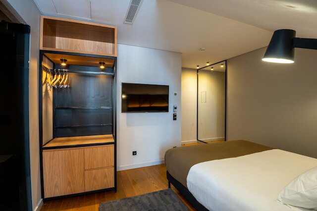 フェラリア XVィ FLH ホテルズ