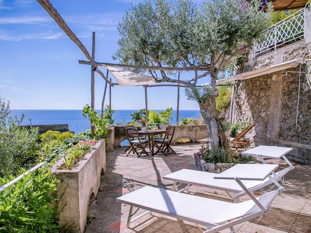 ヴィラ ウィズ テラス アンド シー ビュー イン ラヴッロ イD 3196