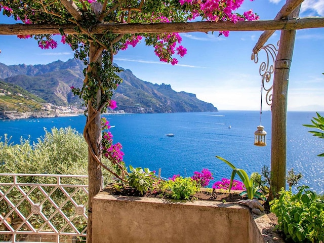 ヴィラ ウィズ テラス アンド シー ビュー イン ラヴッロ イD 3196