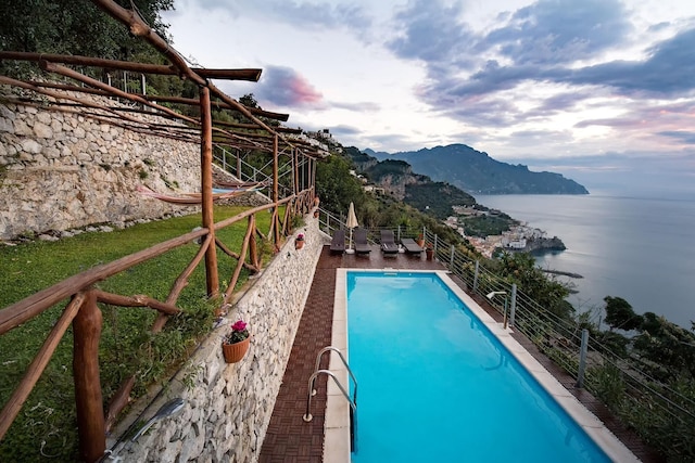 ヴィラ ジョイエッロ - シー ビュー プール ウィズ クロモセラピー