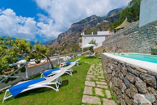 ヴィラ インペラティ - スプレンディッド ヴィラ ウィズ プライベート プール オーバールッキング ザ シー