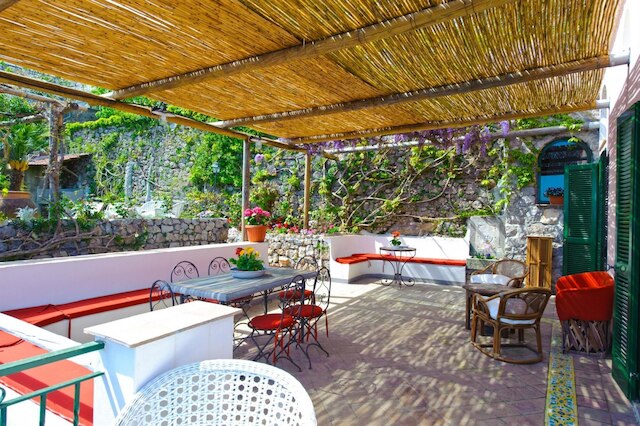 カサーレ フラリサ - マーベラス テラス アンド ホット タブ ウィズ シー ビュー