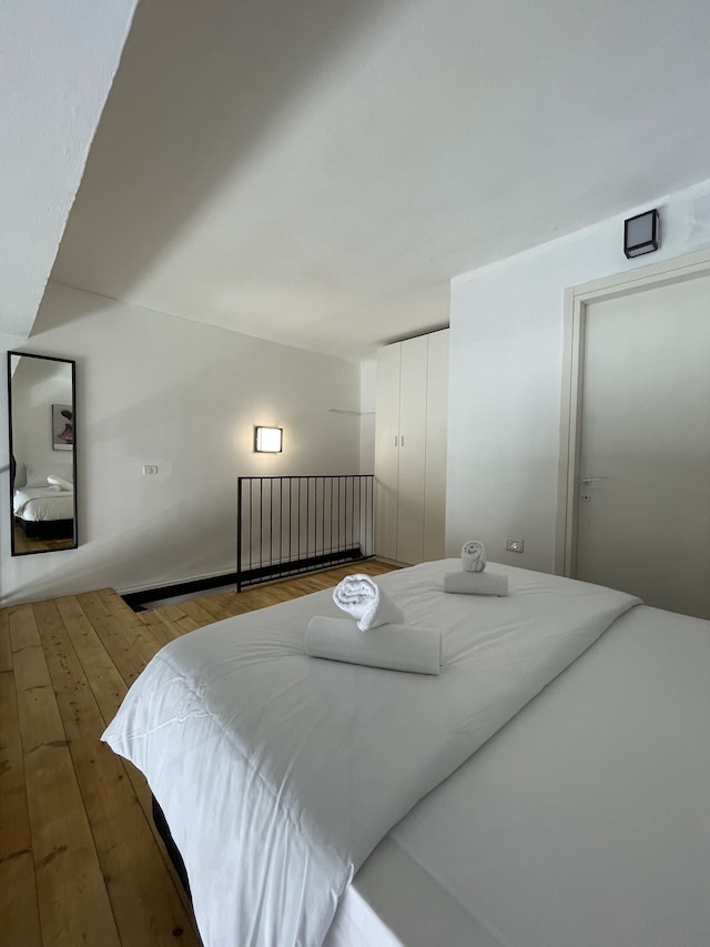 デブロックス・リビング - アルハンブラアパートメンツ