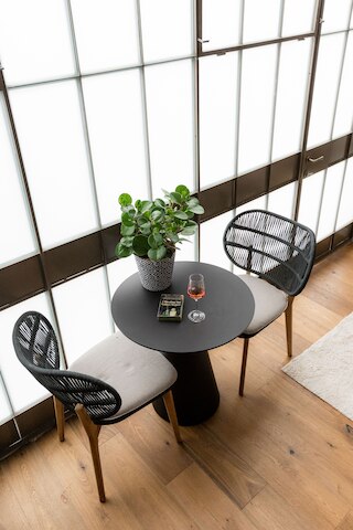 デブロックス・リビング - アルハンブラアパートメンツ