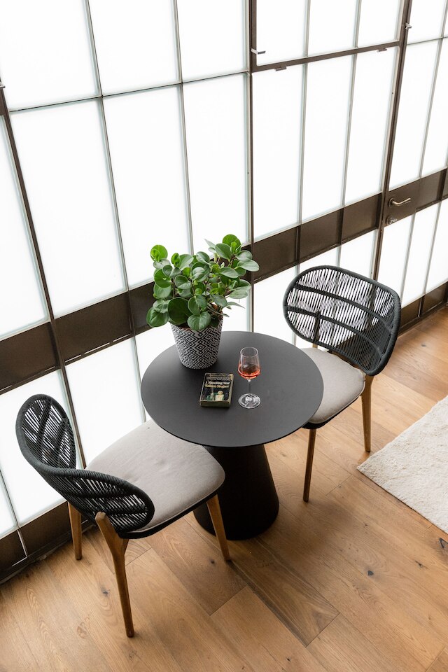 デブロックス・リビング - アルハンブラアパートメンツ