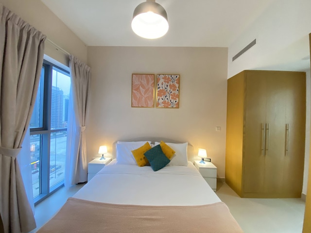 ラックス BnB ベルビュー タワー シティ ビュー