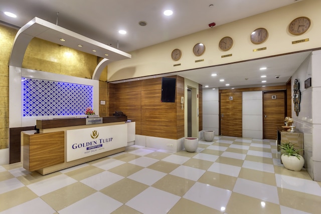 ゴールデンタリップ・ニューデリー - ハリナガル