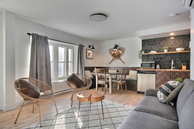 ユニーク&サニートップフロアオールドケベックジェム