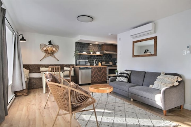 ユニーク&サニートップフロアオールドケベックジェム