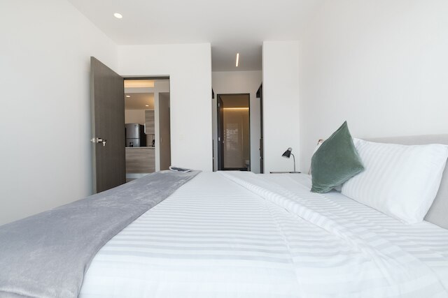 ニド アット ノイシャテル ポランコ