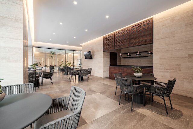 ニド アット ノイシャテル ポランコ