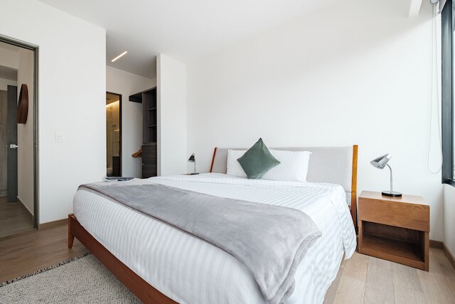 ニド アット ノイシャテル ポランコ