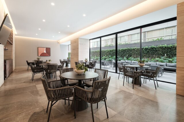 ニド アット ノイシャテル ポランコ