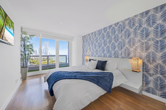 シック ベイフロント コンドミニアム ウィズ スタニング ビュー