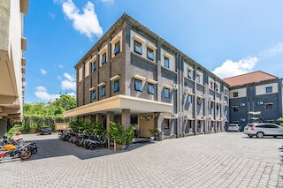 ガナンドラ ステイ デンパサール