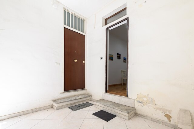 ヴィア ランツエーリ 38 イン ナポリ