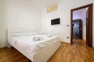 ヴィア ランツエーリ 38 イン ナポリ