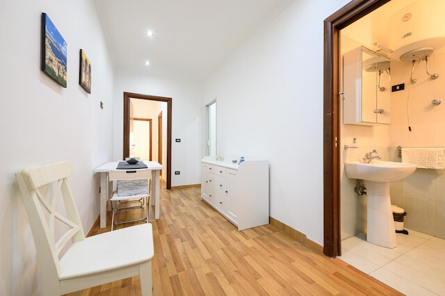 ヴィア ランツエーリ 38 イン ナポリ