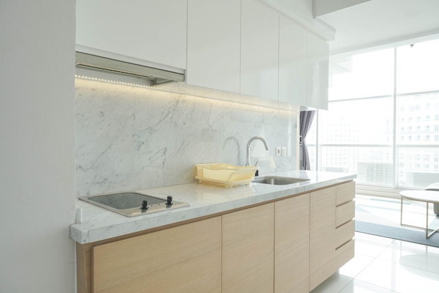 コンフォート ベッドーム アット シティロフツ スディルマン アパートメント