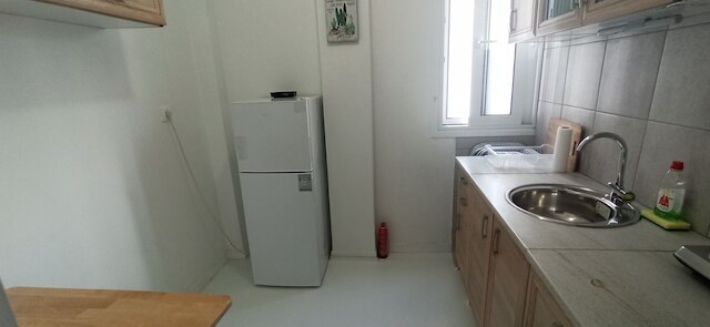 クリスズ アテネズ ホーム イン ザ センター オブ エブリシング