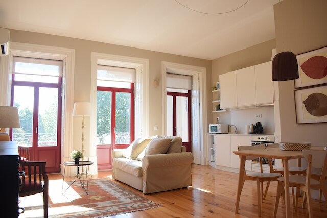 Liiiving - ヴィンテージバルコニーアパートメント