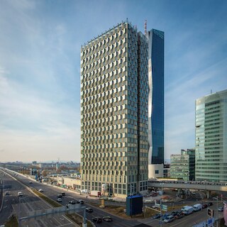 ディストリクトリビング