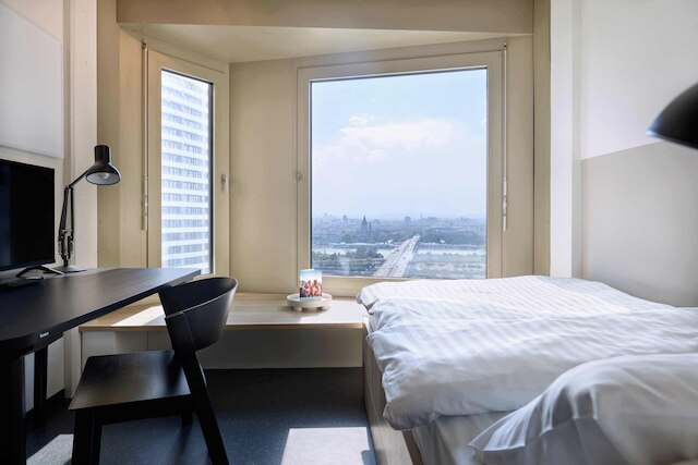 ディストリクトリビング