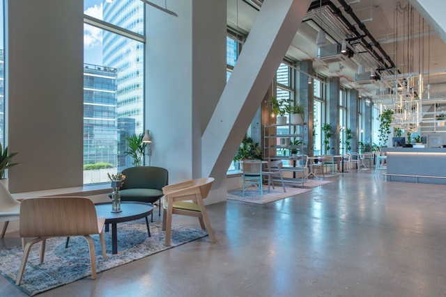 ディストリクトリビング