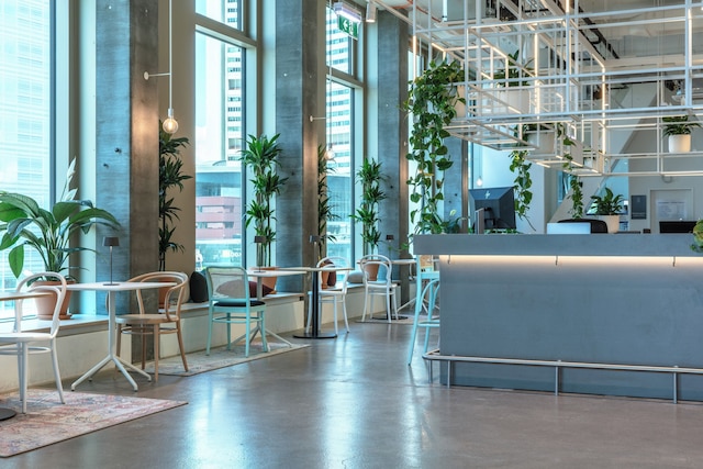 ディストリクトリビング