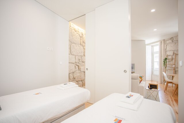 リービング・アリアドス・ストーンアパートメント