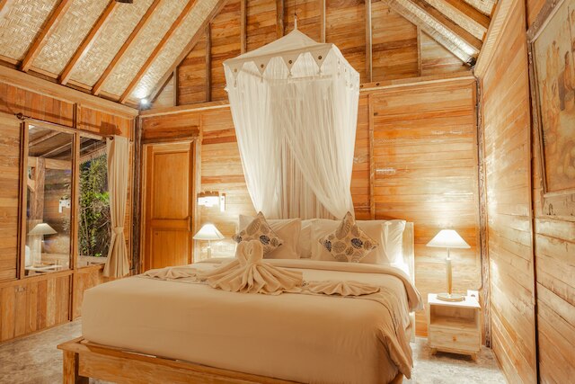 ナウナヴィラバリ