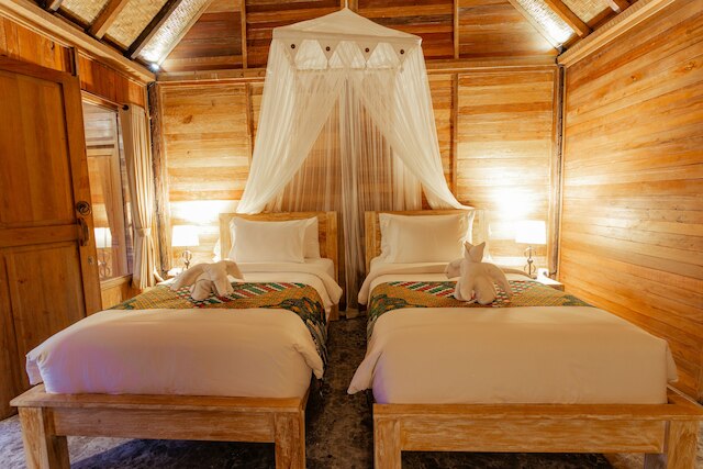 ナウナヴィラバリ