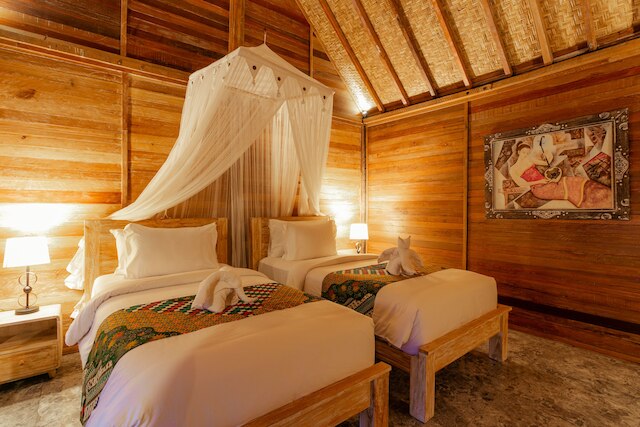 ナウナヴィラバリ