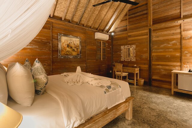 ナウナヴィラバリ