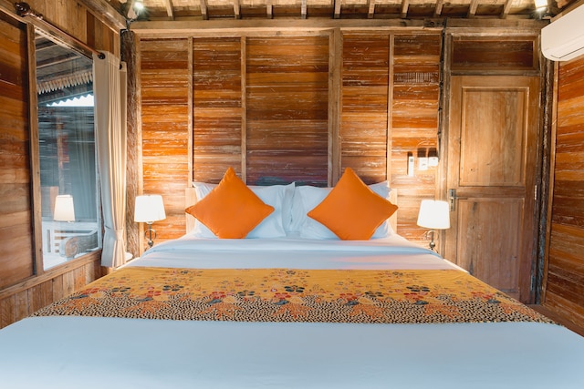 ナウナヴィラバリ