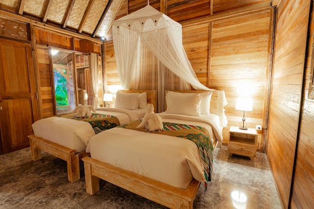 ナウナヴィラバリ