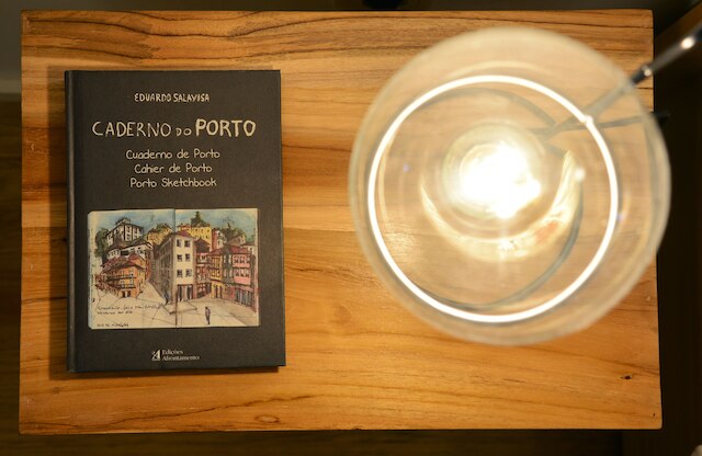 ポルトの歴史的なクレリゴスアパートメントにあるLiiiving