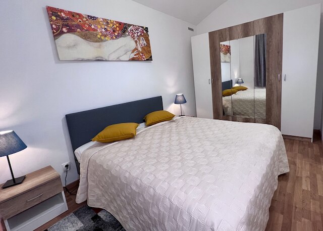 グラウンドフロアアパートメント