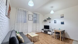 グラウンドフロアアパートメント