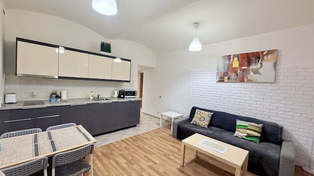 グラウンドフロアアパートメント