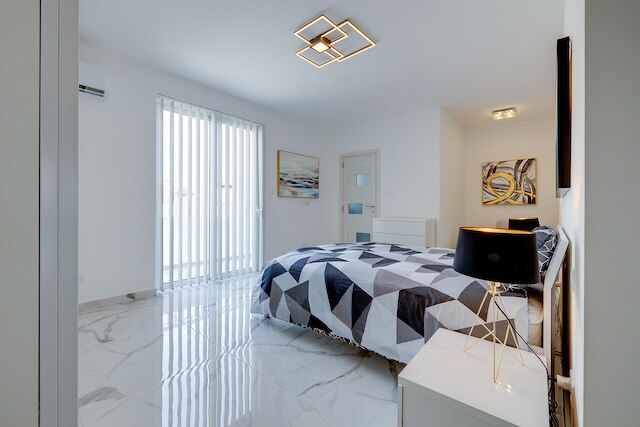 ファビラス ペントハウス クローズ トゥ セント ジョージズ ベイ