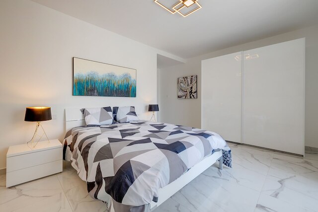 ファビラス ペントハウス クローズ トゥ セント ジョージズ ベイ