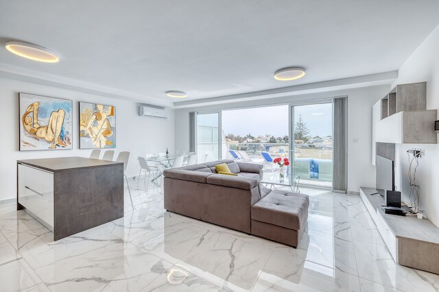 ファビラス ペントハウス クローズ トゥ セント ジョージズ ベイ