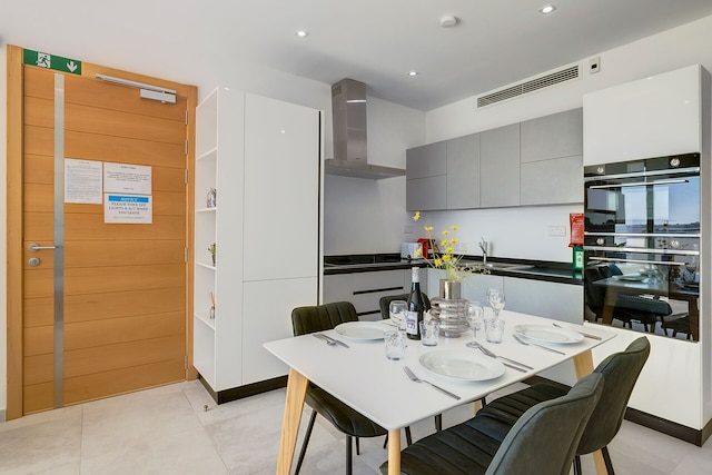 スーパーレティブ ペントハウス ウィズ バレッタ アンド ハーバー ビューズ