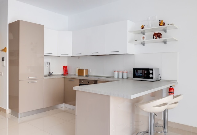 プライム ロケーション  アパートメント ウィズ サイド シービューズ