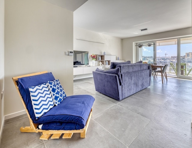 スタニング 3 ベッドルーム  アパートメント ウィズ マリーナ ビューズ