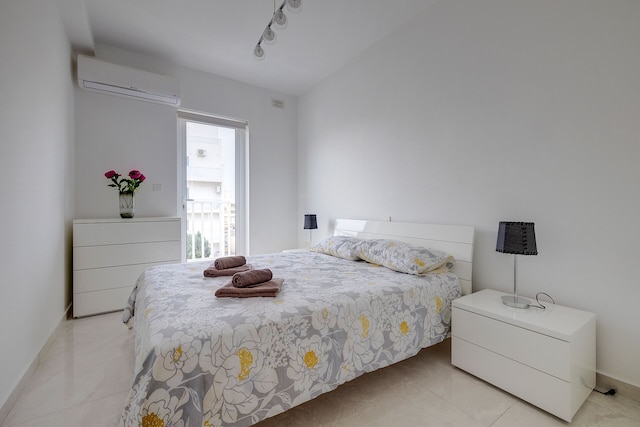 スペーシャス  アパートメント ステップス トゥ ザ プロムナード